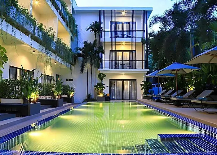 Grand Yard La Hotel