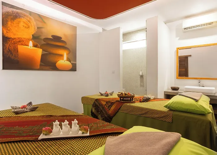 Grand Yard La Hotel